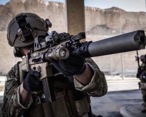 Belgian Special Forces Group (SFG) operator with the FN SCAR rifle in Jordan, pictured in November 2014