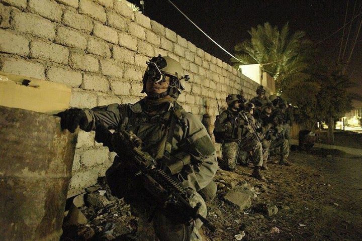 Rangers conduct a security halt in Iraq 2007