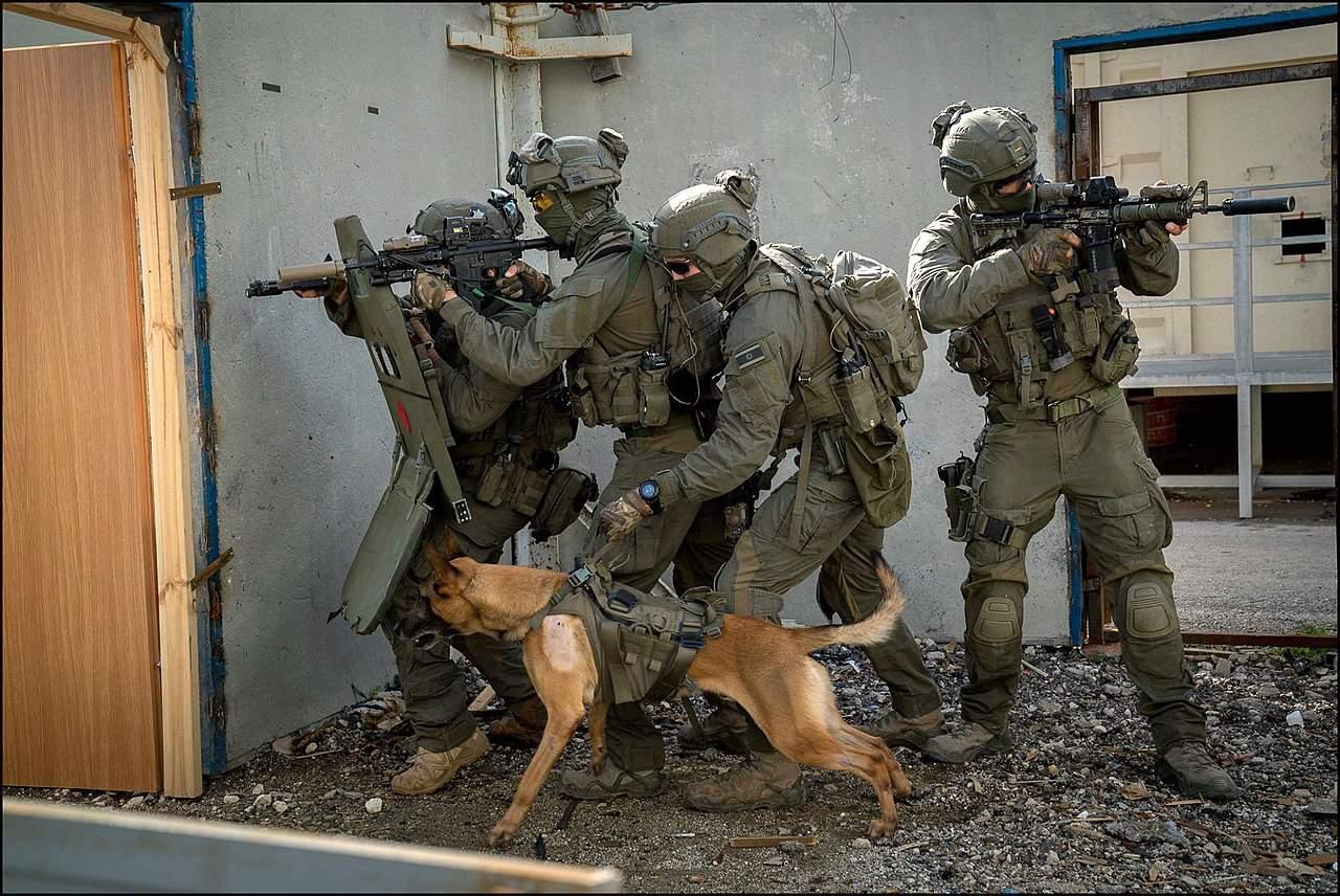 Operators from YAMAM, an Israel Counter Terrorism Unit at the breaching point