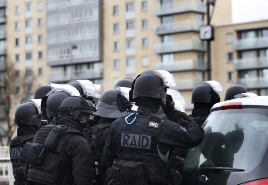 French Nationale Police RAID assault group during operation in Paris