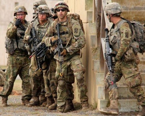 Soldiers from the 10th Mountain Division (Light Infantry) during their training