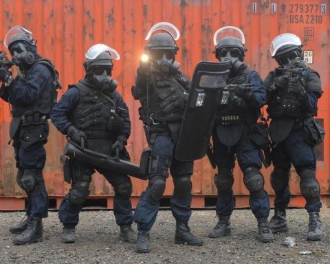 Irish Army Ranger Wing (ARW) brandishing their weapon and Avon tactical mask