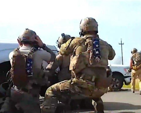 US Navy SEALs in hard firefight with ISIS militants