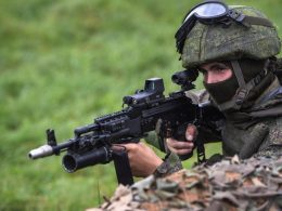 Russian soldier equipped with AK-400 assault rifle