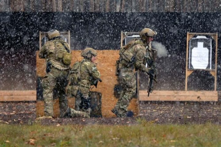 Green berets conduct training at shooting range