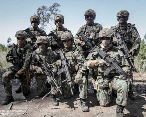 Portuguese Army Special Operations Forces (PRT SOF) with FN SCARs and FN Minimi