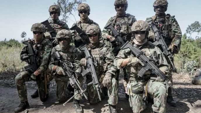 Portuguese Army Special Operations Forces (PRT SOF) with FN SCARs and FN Minimi