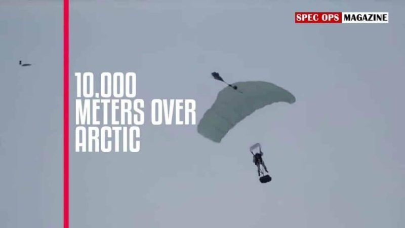 Russian paratroopers in first-ever HALO jump over the Arctic