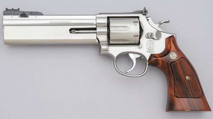 Smith & Wesson Model 686 Distinguished Combat Magnum