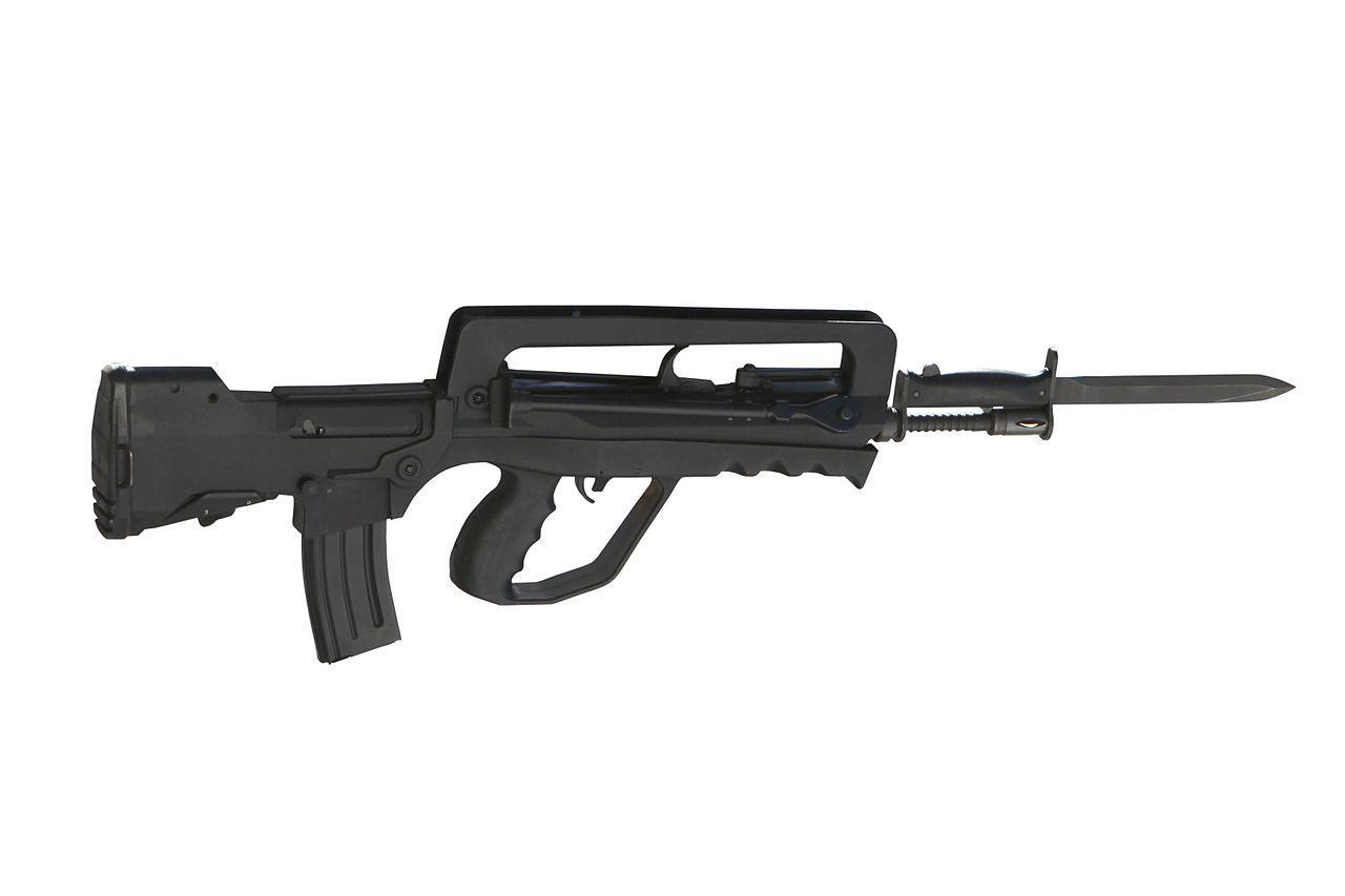 FAMAS G2 with bayonet attached 