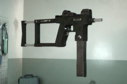 Bushman IDW smallest submachine gun in the world