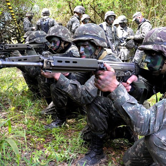 Brazilian Army soldiers with FN FAL