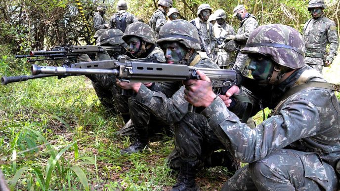 Brazilian Army soldiers with FN FAL