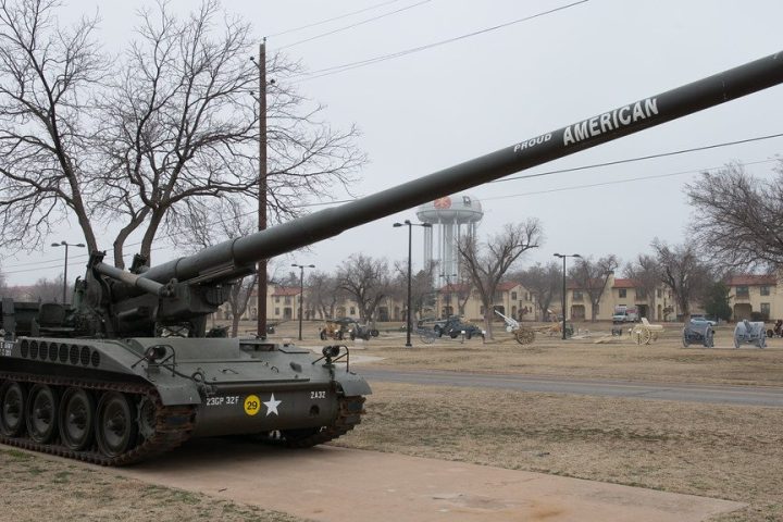 M107 self-propelled gun