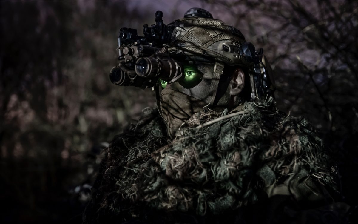 An operator from the 21st Special Reconnaissance Detachment with NVGs during the Basic Reconnaissance Course 2023