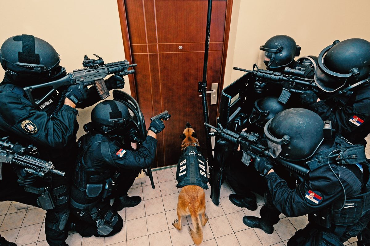 The SAJ Serbian special police unit uses the LIBERVIT Door Raider system