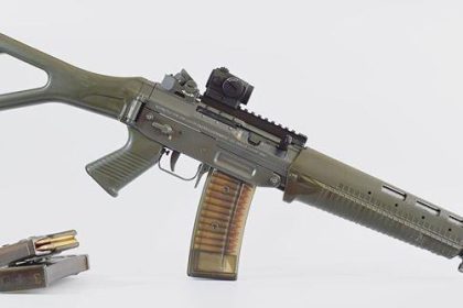 SIG SG 551 assault rifle