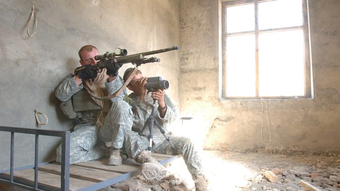 U.S. Army sniper team with the M24 SWS